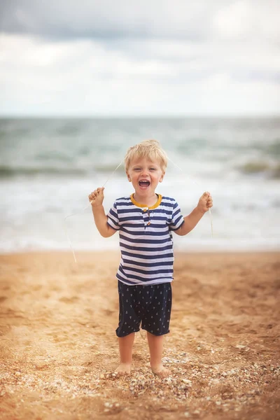 Ragazzino divertente — Foto Stock