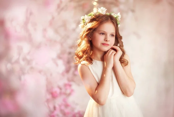 Spring girl — Stock Photo, Image