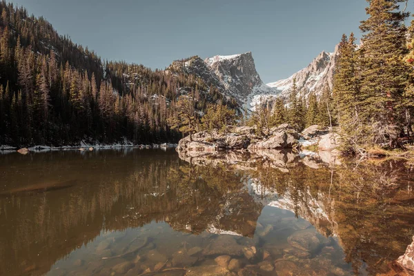 Droom Lake Reflectie Met Bergen Sneeuw Rond Herfst Rocky Mountain — Stockfoto