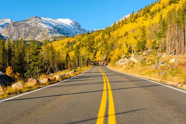 Autobahn Einem Sonnigen Herbsttag Rocky Mountain Nationalpark Colorado Usa — Stockfoto
