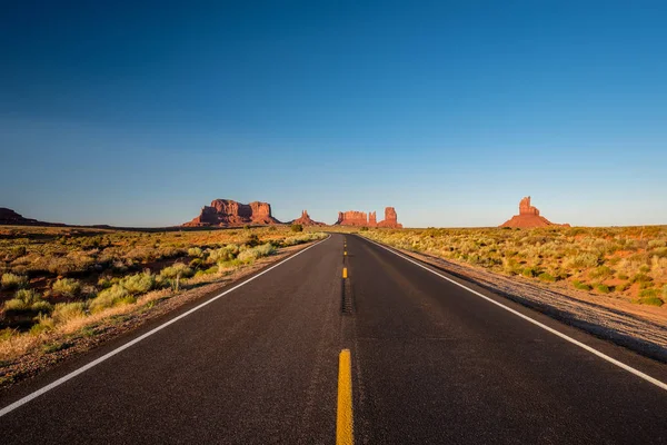 Estrada Cênica Vazia Monument Valley Arizona Eua — Fotografia de Stock