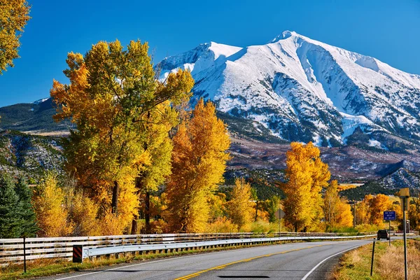 Estrada Colorado Montanhas Rochosas Outono Eua Monte Sopris Paisagem — Fotografia de Stock