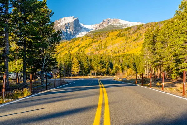 Autopista Otoño Día Soleado Parque Nacional Las Montañas Rocosas Colorado — Foto de Stock