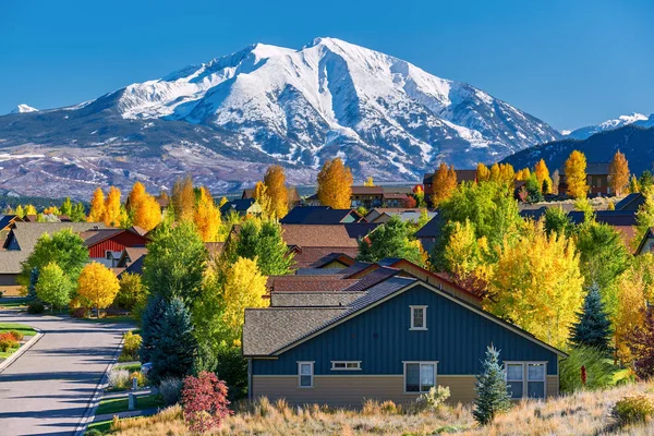 Mieszkaniowej Mount Sopris Tle Colorado Jesień Stany Zjednoczone Ameryki — Zdjęcie stockowe