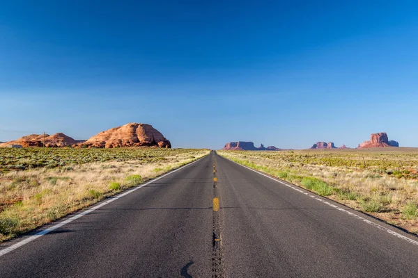 Estrada Cênica Vazia Monument Valley Arizona Eua — Fotografia de Stock