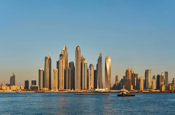 Μαρίνα Ηλιοβασίλεμα Στον Ορίζοντα Του Ντουμπάι Στα Ηνωμένα Αραβικά Εμιράτα — Φωτογραφία Αρχείου