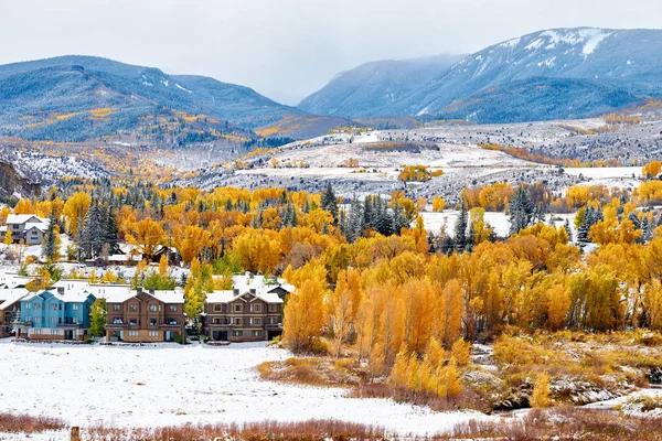 Aerial View Season Changing First Snow Autumn Trees Rocky Mountains — Stock Photo, Image