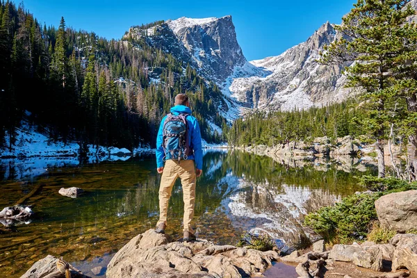 Voor Toeristen Buurt Van Droom Lake Herfst Rocky Mountain National — Stockfoto