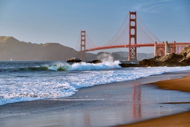Golden Gate Köprüsü manzarası Baker Beach, San Francisco, California, ABD.