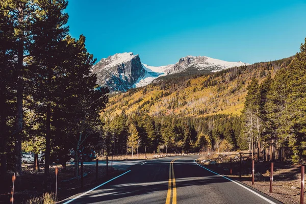 Otoyol Sonbahar Güneşli Günde Rocky Dağları Milli Parkı Nda Colorado — Stok fotoğraf