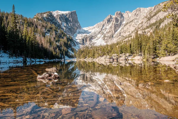 Sueño Lago Reflexión Con Montañas Nieve Alrededor Otoño Parque Nacional — Foto de Stock