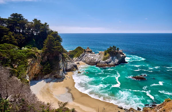 Ηπα Ειρηνικό Τοπίο Ακτή Julia Pfeiffer Burns State Park Καλιφόρνια — Φωτογραφία Αρχείου