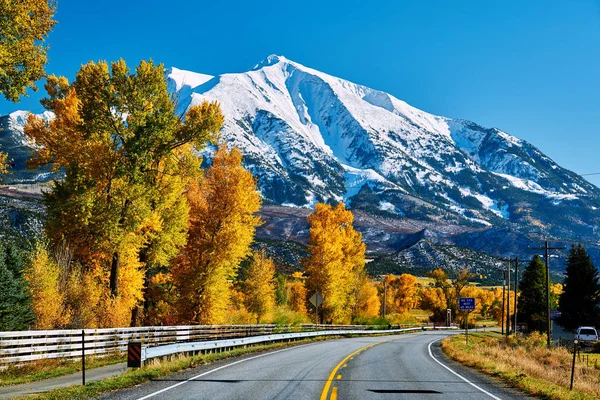 Highway Colorado Rocky Mountains Autumn Eua Montanha Sopris Paisagem — Fotografia de Stock