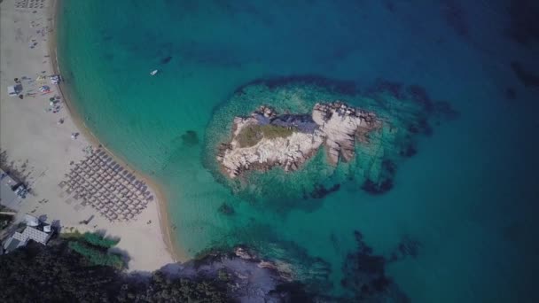 Όμορφη Παραλία Εναέρια Shot Σιθωνία Ελλάδα — Αρχείο Βίντεο