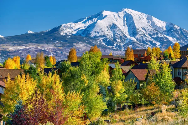 Barrio Residencial Colorado Con Montañas Del Monte Sopris Fondo Estados — Foto de Stock