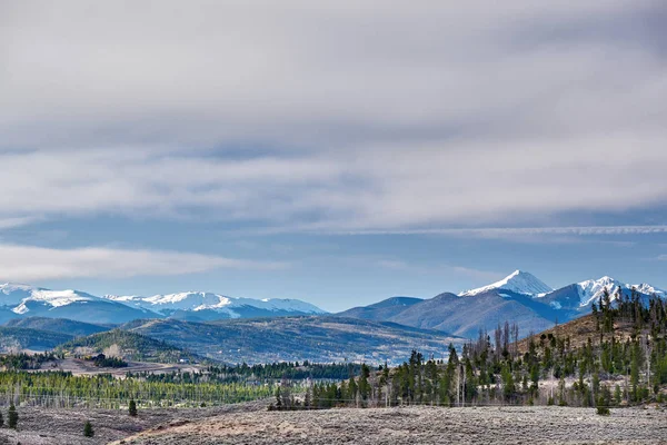 ロッキー山脈や森林 コロラド州 米国の風光明媚なビュー — ストック写真