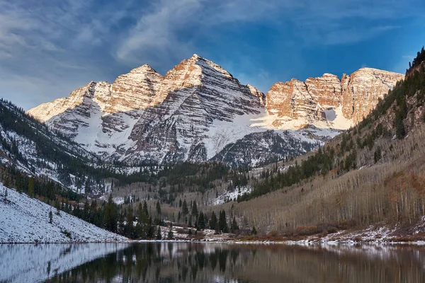 Maroon Bells Bergen Återspeglar Maroon Lake Colorado Rocky Mountains Usa — Stockfoto