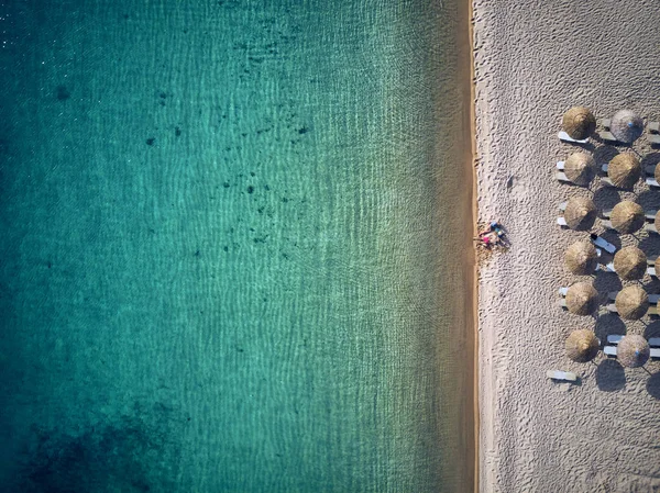 Ovanifrån Vacker Strand Med Familj Sithonia Grekland — Stockfoto