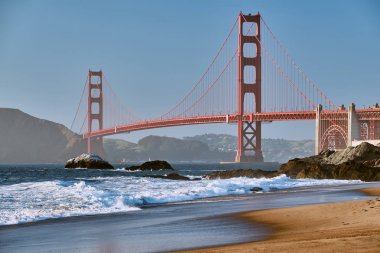Golden Gate Köprüsü manzarası Baker Beach, San Francisco, California, ABD.