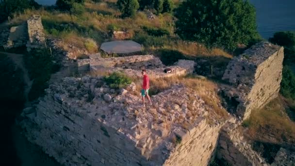 Man Castle Ruins Aerial Shot Sithonia Greece — Stock Video