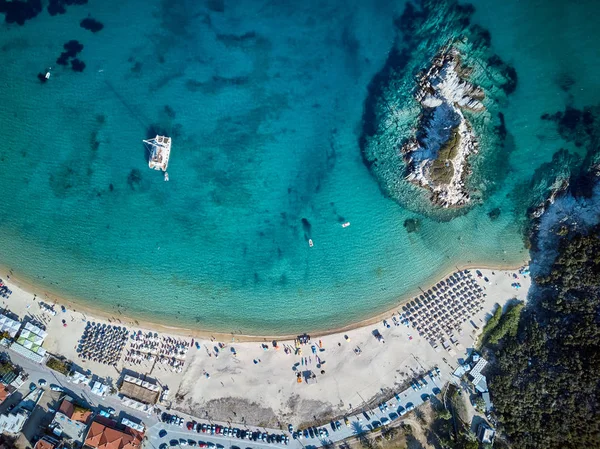 Bela Praia Vista Aérea Superior Drone Shot Sithonia Grécia — Fotografia de Stock