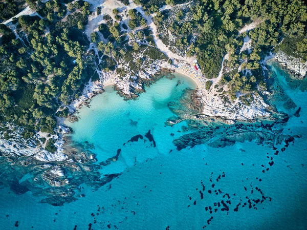 Schöner Strand Und Felsige Küste Top Luftaufnahme Drohnenschuss Sithonia Griechenland — Stockfoto