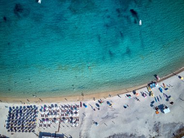 Güzel bir plaj. Vurdu, top havadan görünümü dron Sithonia, Yunanistan
