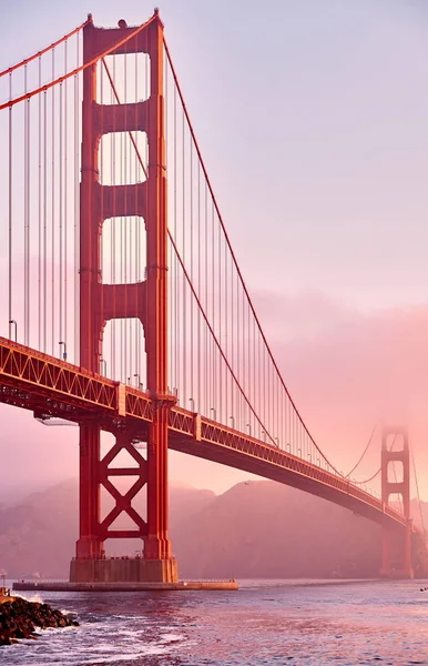 Uitzicht Van Golden Gate Bridge Vanuit Fort Punt Bij Zonsopgang — Stockfoto
