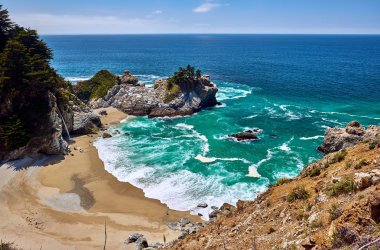 ABD Pasifik sahili manzarası, Julia Pfeiffer Burns Eyalet Parkı, Kaliforniya.