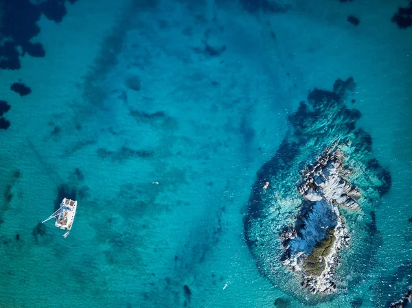 Bela Praia Vista Aérea Superior Drone Shot Sithonia Grécia — Fotografia de Stock