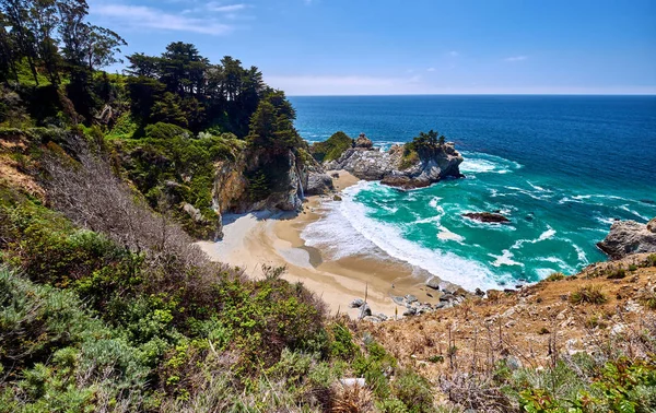 Ηπα Ειρηνικό Τοπίο Ακτή Julia Pfeiffer Burns State Park Καλιφόρνια — Φωτογραφία Αρχείου