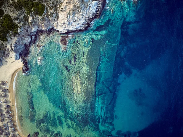 Prachtig strand top luchtfoto drone schoot — Stockfoto