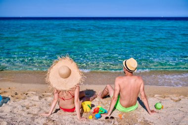 Yunanistan plajda Çift