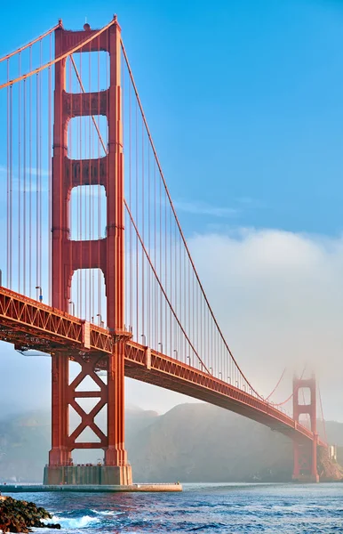 Golden Gate Bridge w rano, San Francisco, Kalifornia — Zdjęcie stockowe