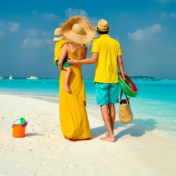 Family with three year old boy on beach — Stock Photo, Image