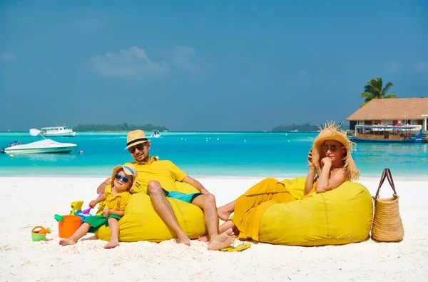 Family with three year old boy on beach — Stock Photo, Image