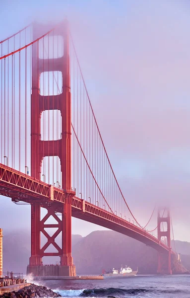 Γέφυρα Γκόλντεν Γκέιτ στο Σαν Φρανσίσκο, Καλιφόρνια, το πρωί — Φωτογραφία Αρχείου