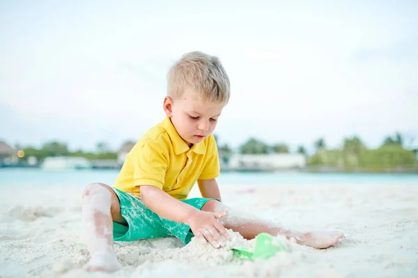 Tříletý Chlapec Batole Hraje Hračkami Beach Pláži Letní Rodinná Dovolená — Stock fotografie