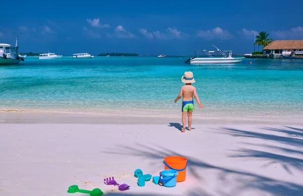 Drie Jarige Peuter Jongen Spelen Met Strand Speelgoed Strand Zomer — Stockfoto