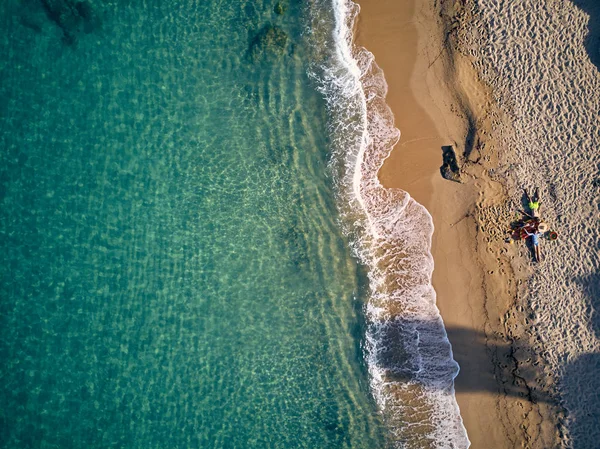 Vacker Strand Med Familj Översta Flygfoto Drone Skott Sithonia Grekland — Stockfoto