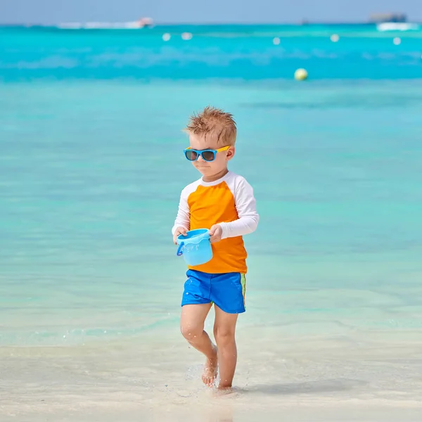 Drie Jarige Peuter Jongen Spelen Met Strand Speelgoed Strand Zomer — Stockfoto