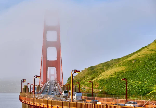 Widok mostu Golden Gate w mglisty poranek — Zdjęcie stockowe