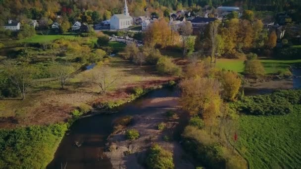 Fotografia Aérea Outono Stowe Com Igreja Comunitária Vermont Eua — Vídeo de Stock