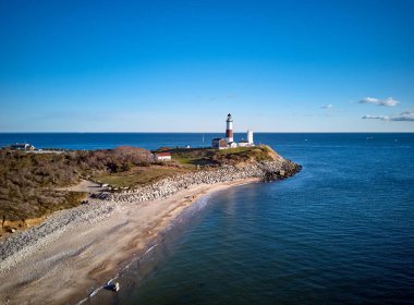 Montauk deniz feneri ve plaj havadan vurdu