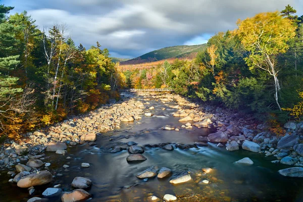 美国新罕布什尔州秋天的斯威夫特河瀑布 — 图库照片
