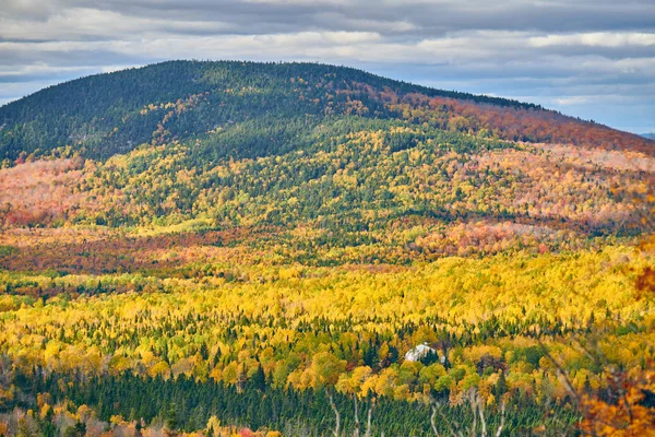 Autunno collina, Maine, Stati Uniti d'America . — Foto Stock