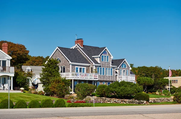 Barrio suburbano. New Hampshire, Estados Unidos . — Foto de Stock