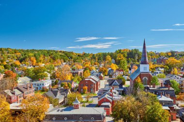 Montpelier kasabası sonbaharda ufuk çizgisi, Vermont, ABD 