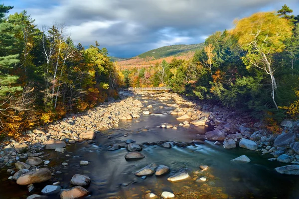 Cascate del Swift River in autunno, New Hampshire, Stati Uniti — Foto Stock