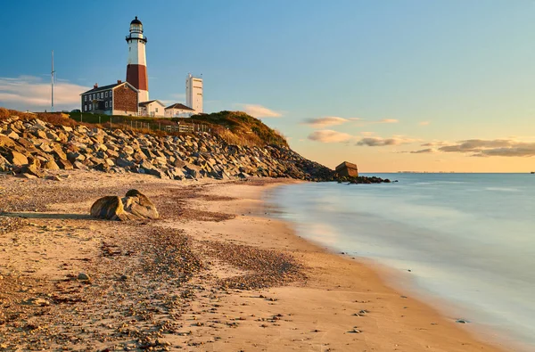 Montauk Lighthouse and beach — Stock Photo, Image